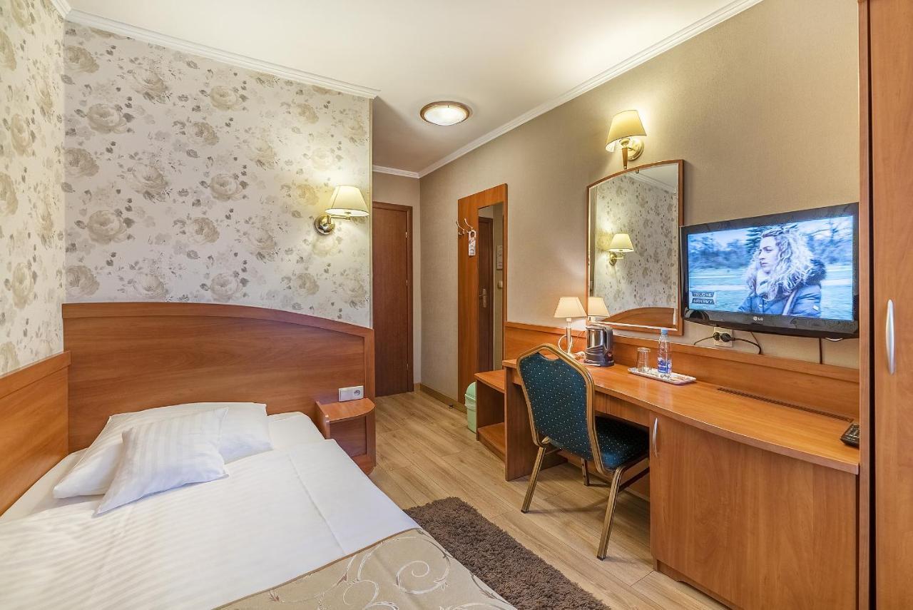 Hotel Doris 奥博尔尼基 外观 照片