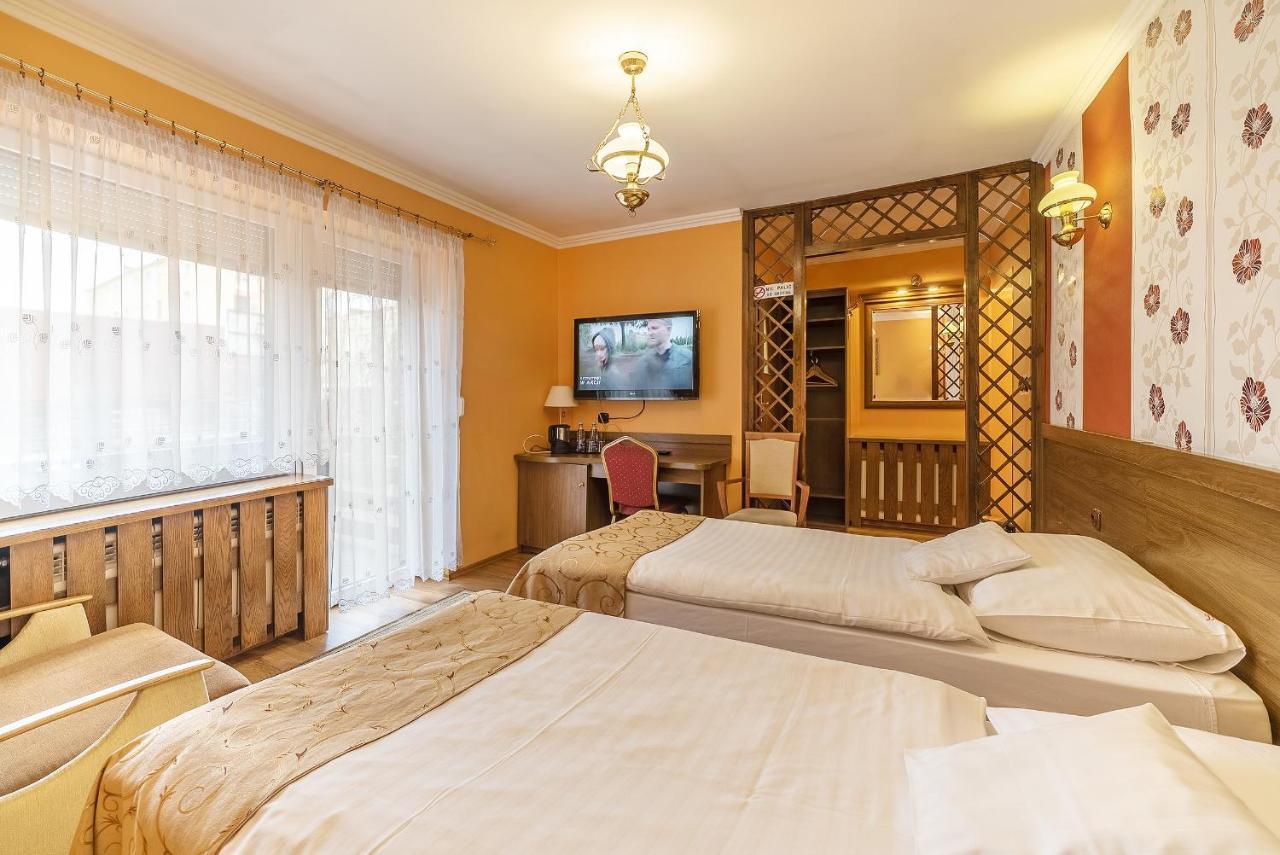Hotel Doris 奥博尔尼基 外观 照片