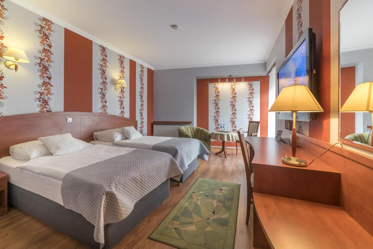 Hotel Doris 奥博尔尼基 外观 照片