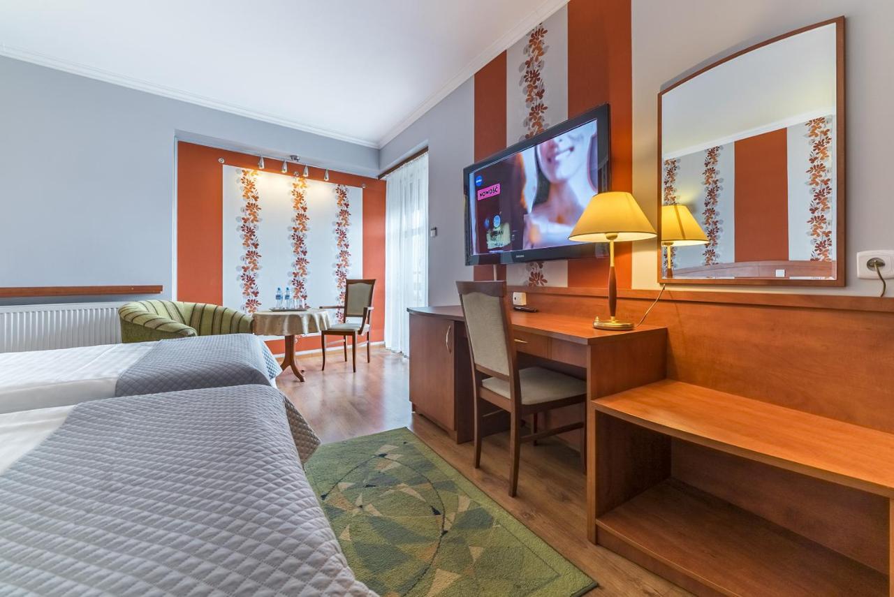 Hotel Doris 奥博尔尼基 外观 照片