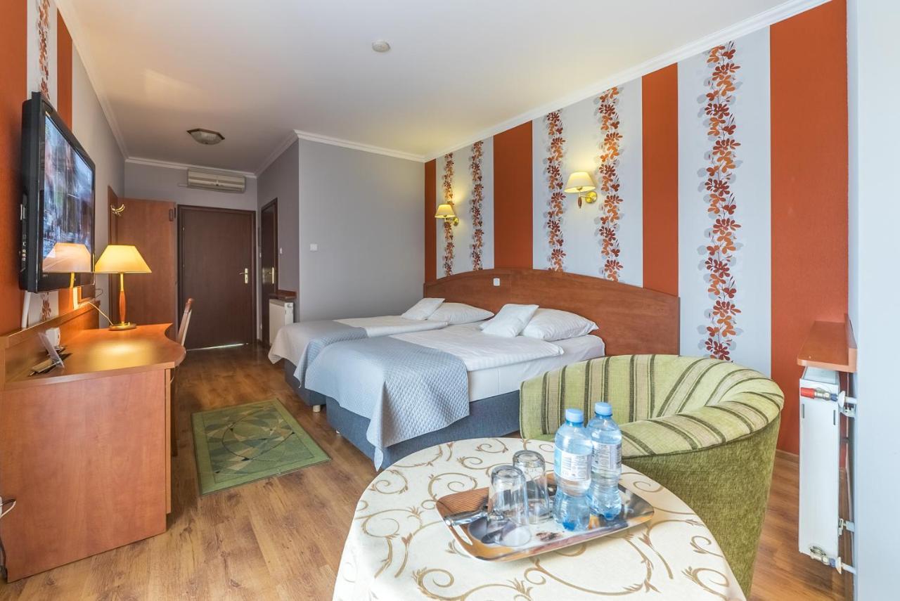 Hotel Doris 奥博尔尼基 外观 照片
