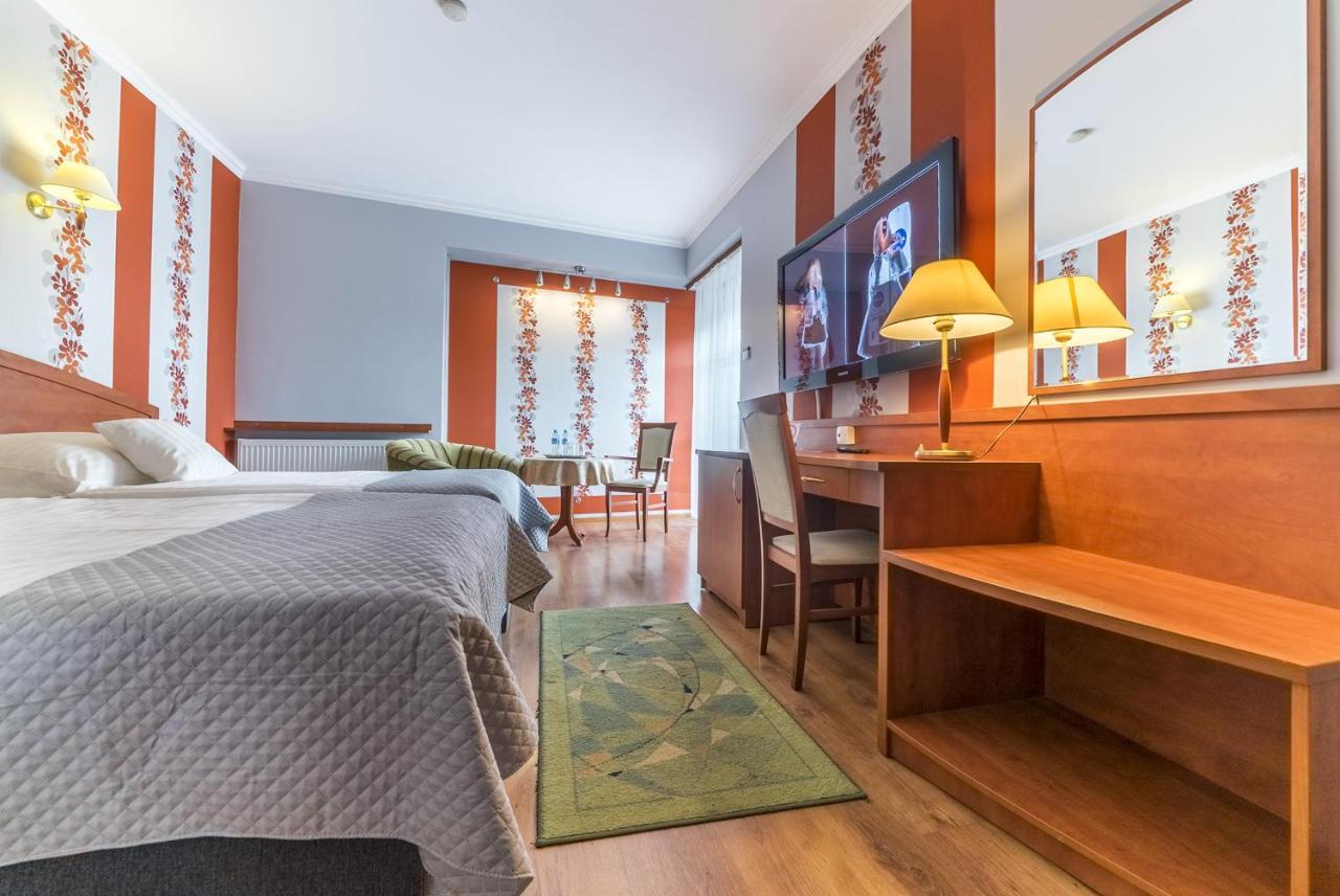 Hotel Doris 奥博尔尼基 外观 照片