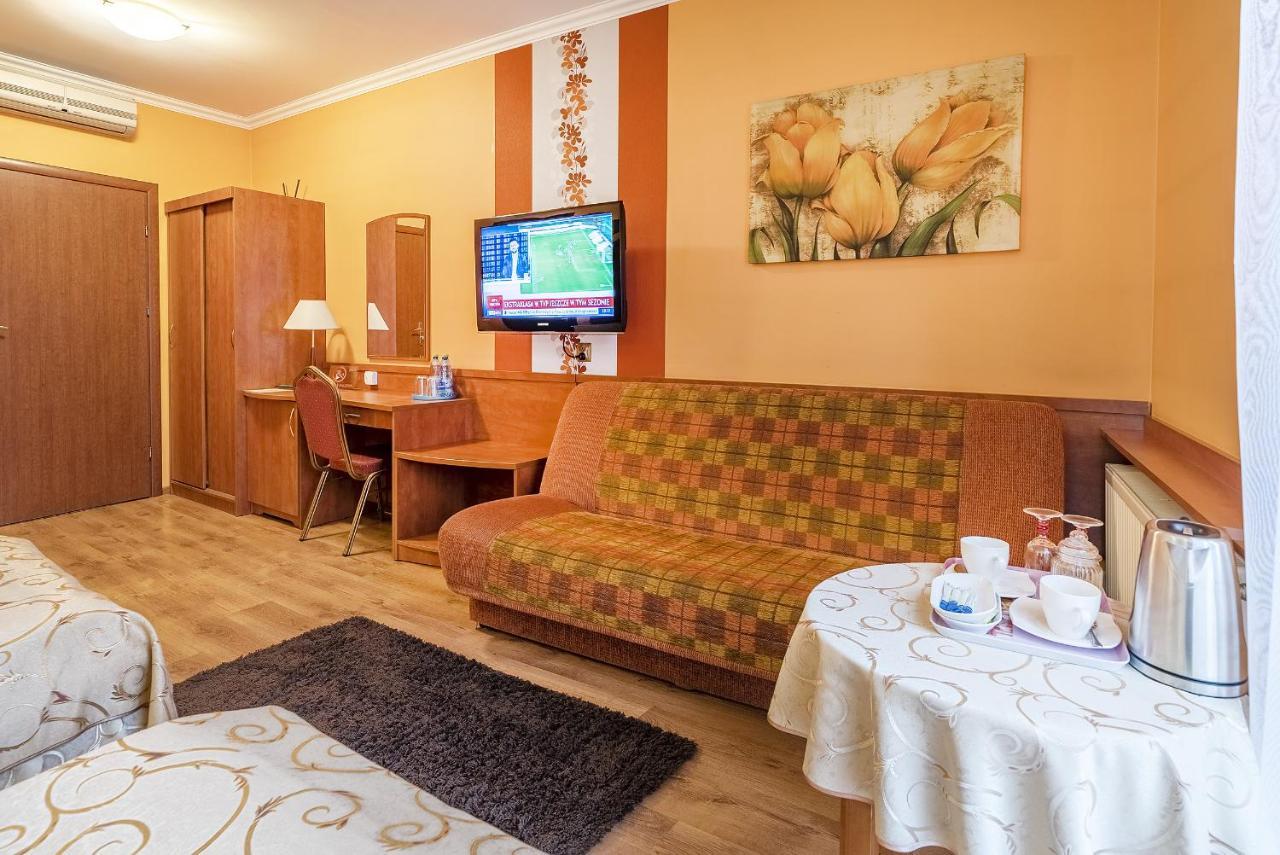 Hotel Doris 奥博尔尼基 外观 照片
