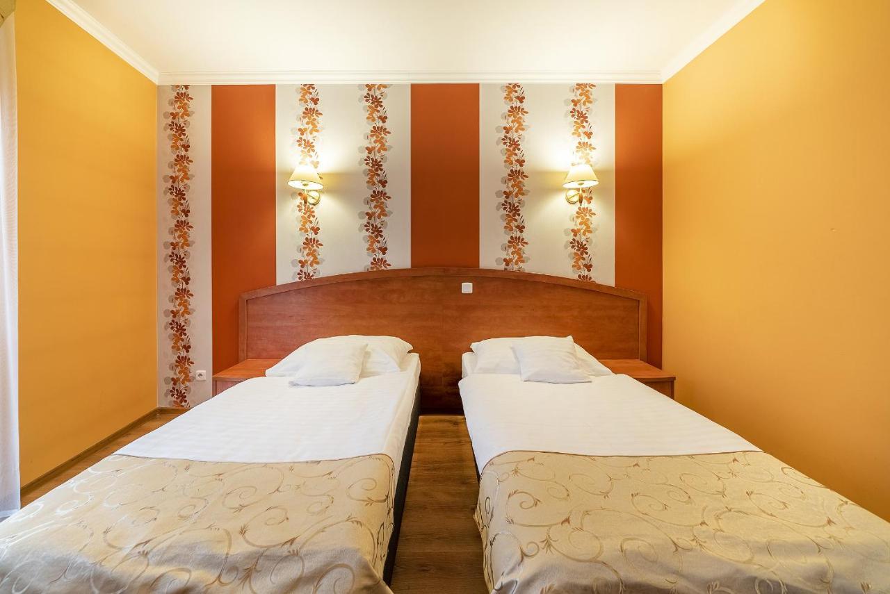 Hotel Doris 奥博尔尼基 外观 照片