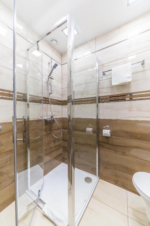 Hotel Doris 奥博尔尼基 外观 照片