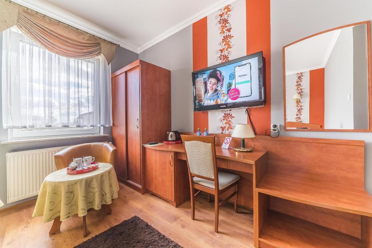 Hotel Doris 奥博尔尼基 外观 照片